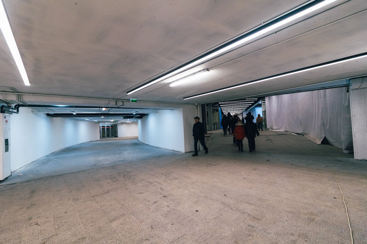 Часть подземного перехода еще перекрыта Часть подземного перехода еще перекрыта