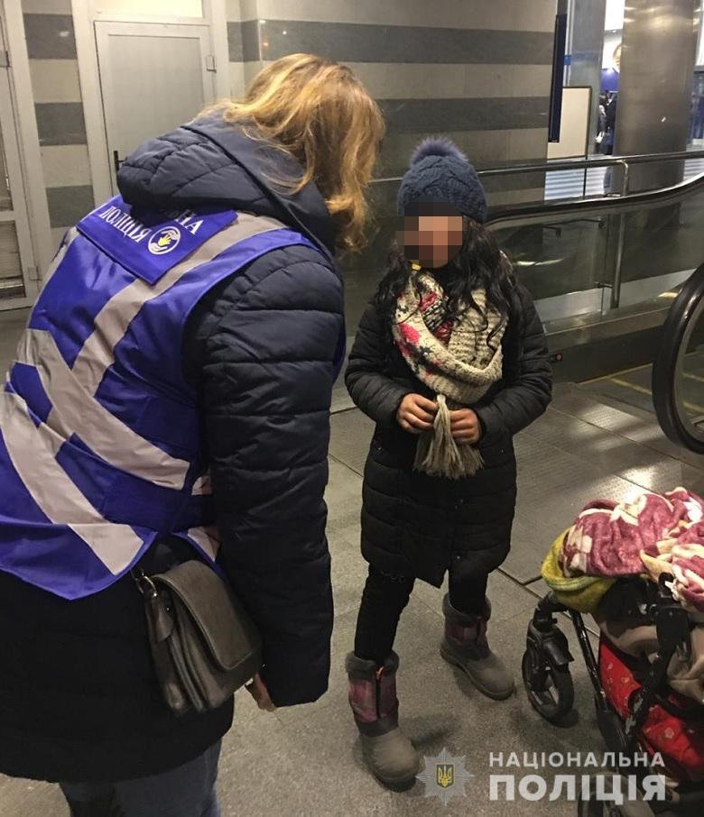 Также полицейские нашли детей-попрошаек без сопровождения взрослых Также полицейские нашли детей-попрошаек без сопровождения взрослых