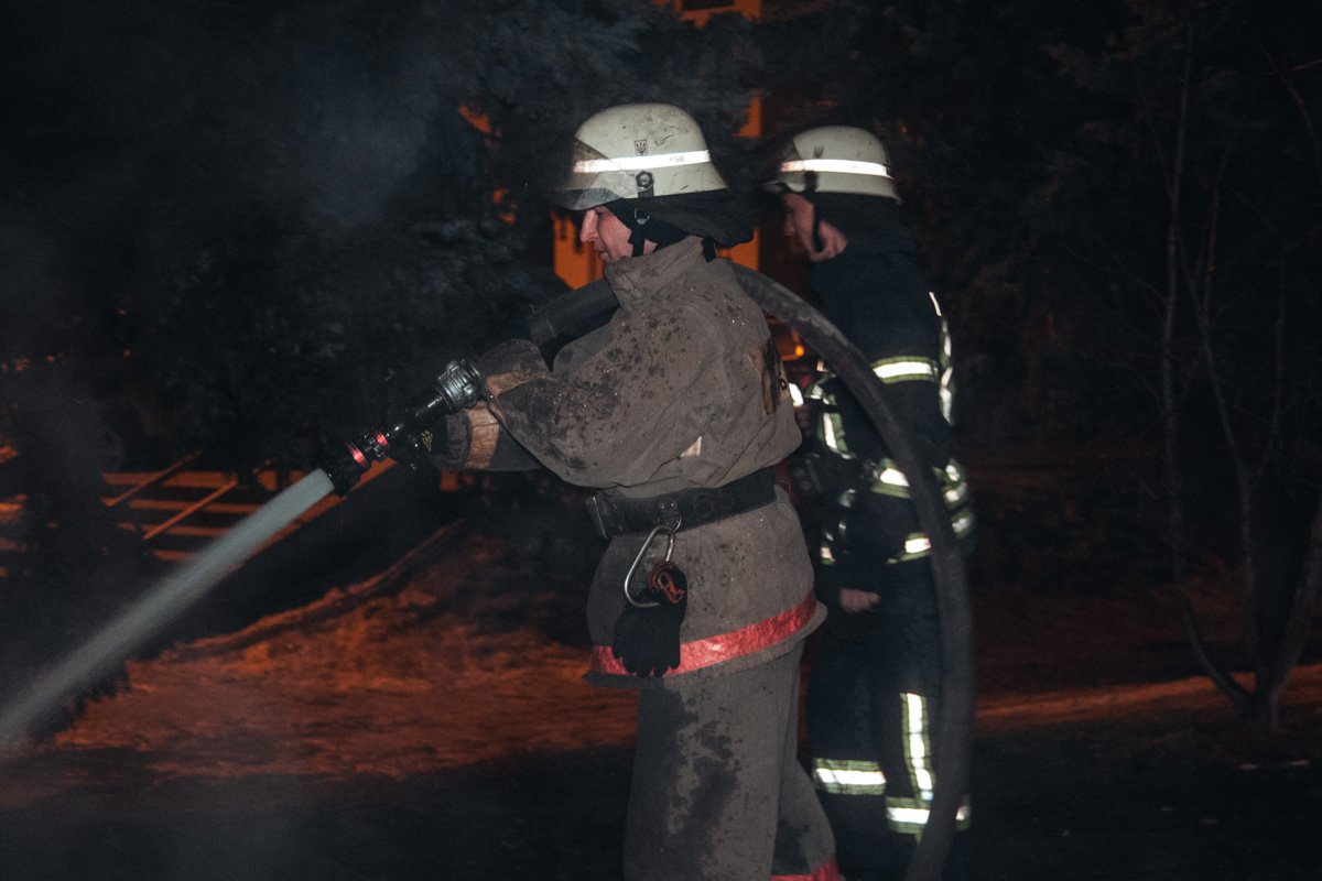 Спасатели оперативно потушили автомобиль