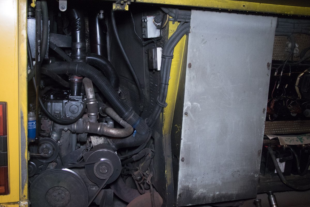 Автобус №33 двигался по улице Милютенко в сторону улицы Академика Курчатова