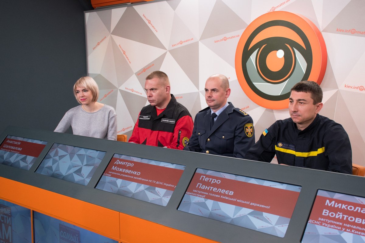 В Киеве рассказали подробности ликвидации масштабного пожара на складах В Киеве рассказали подробности ликвидации масштабного пожара на складах