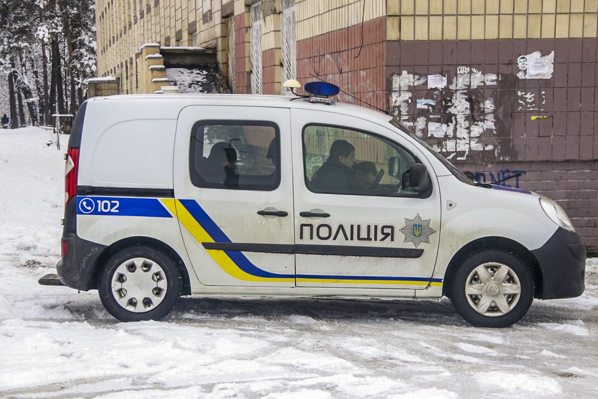 На месте работали патрульные, медики и следственно-оперативная группа