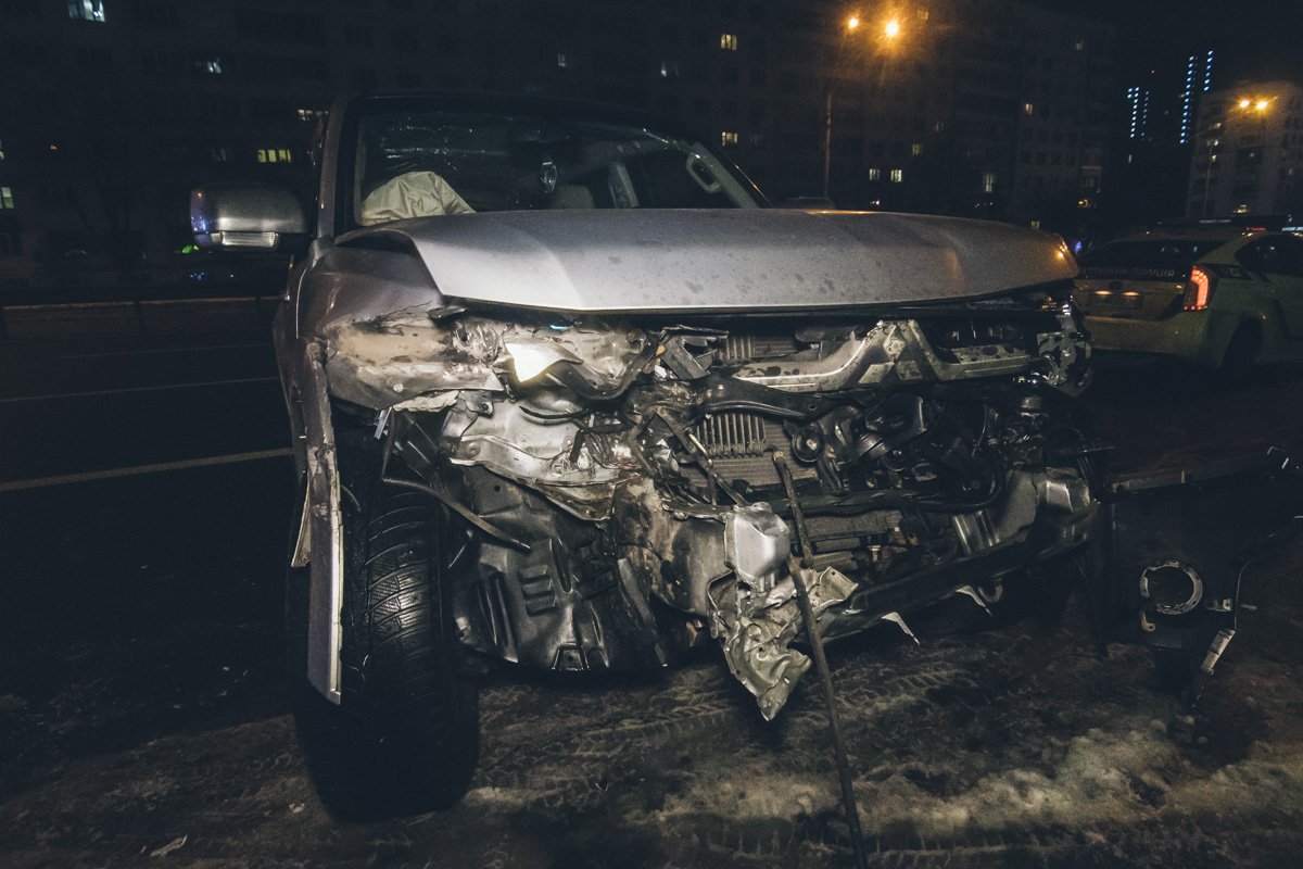 В результате аварии водитель Mitsubishi получил травмы различной степени тяжести