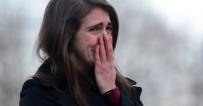 Попробуйте надавить на жалость в поисках пары