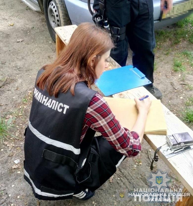 В Киеве мужчина убил своего 63-летнего знакомого, а тело выбросил в Днепр на Жуковом острове В Киеве мужчина убил своего 63-летнего знакомого, а тело выбросил в Днепр на Жуковом острове