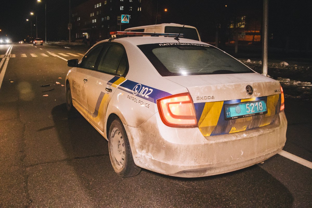 На месте происшествия работал наряд полиции На месте происшествия работал наряд полиции