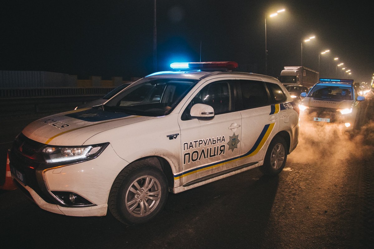 В результате столкновения пострадала девушка-полицейский В результате столкновения пострадала девушка-полицейский