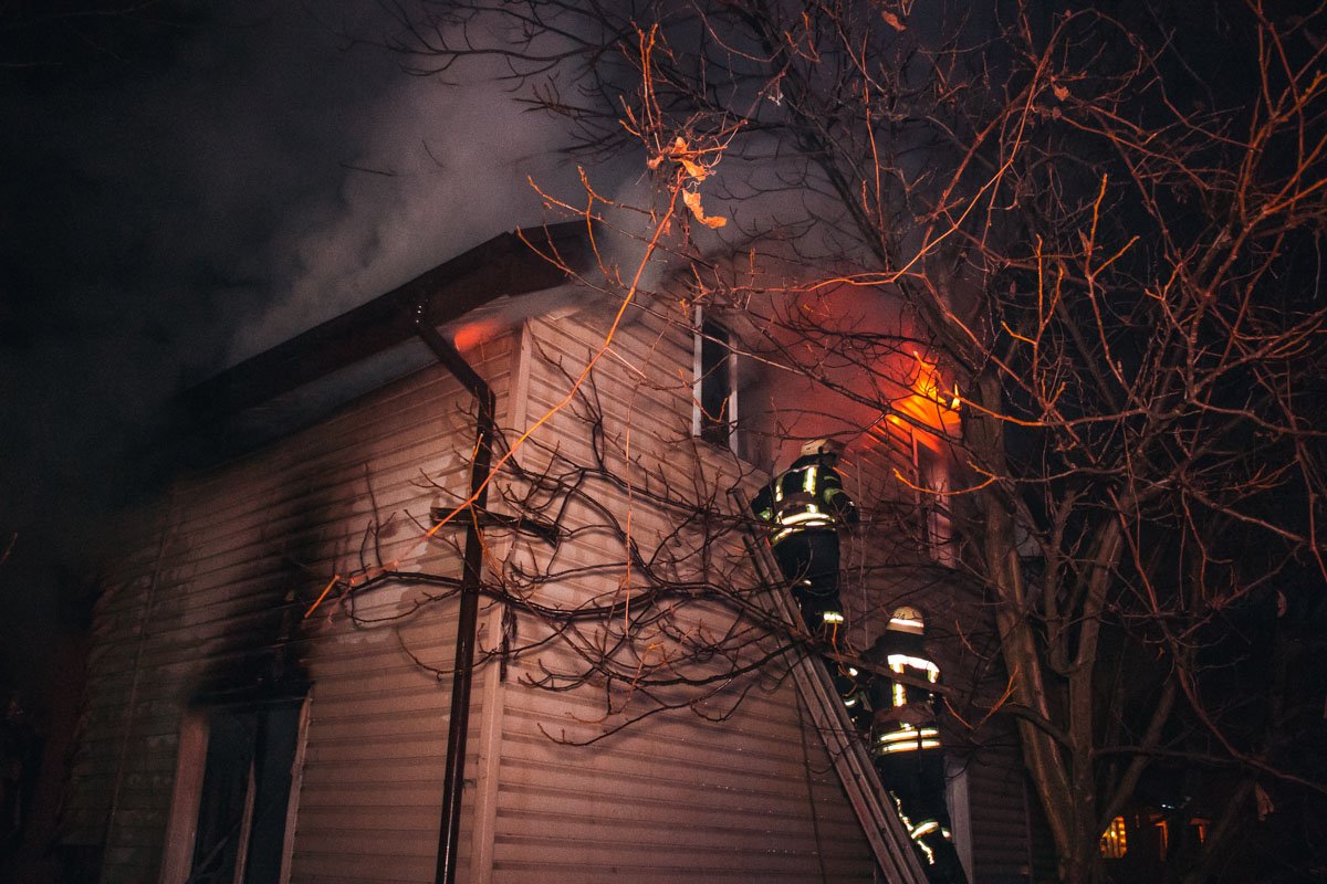 8 февраля в Киеве на улице Межозерная произошел пожар 8 февраля в Киеве на улице Межозерная произошел пожар