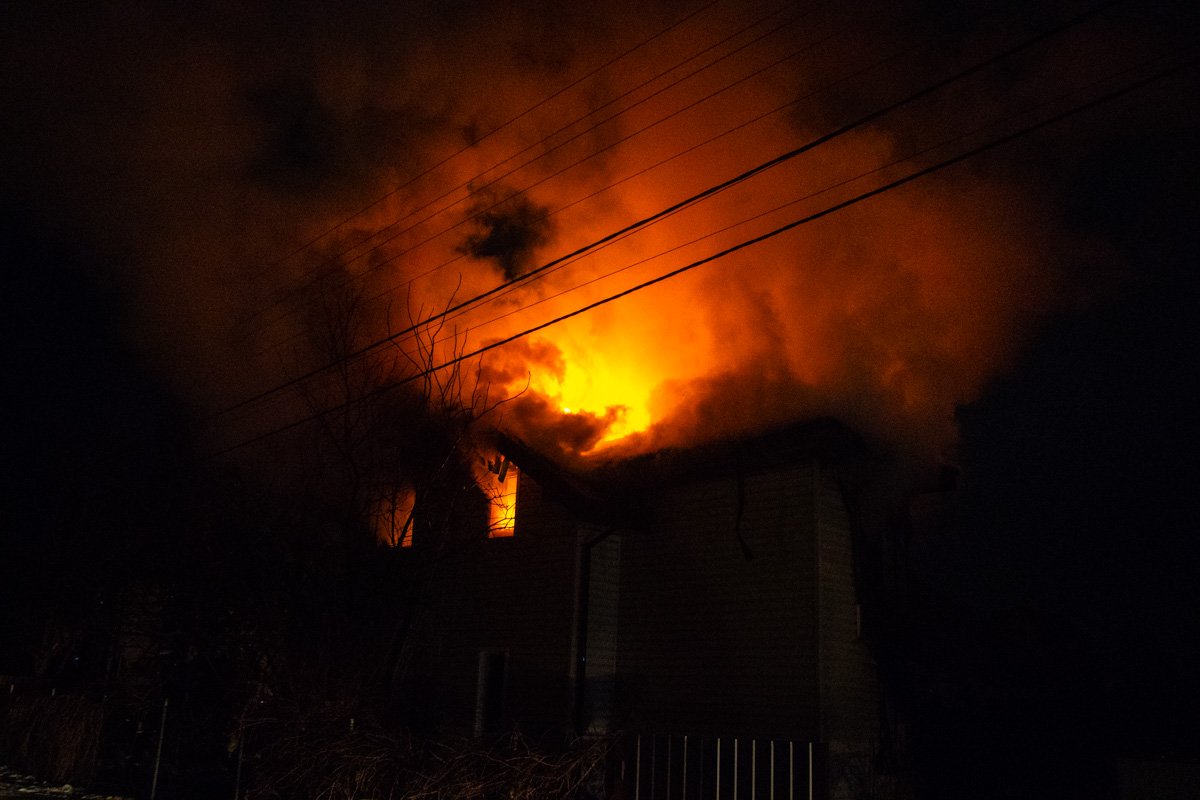 Площадь пожара составила около 100 квадратных метров Площадь пожара составила около 100 квадратных метров