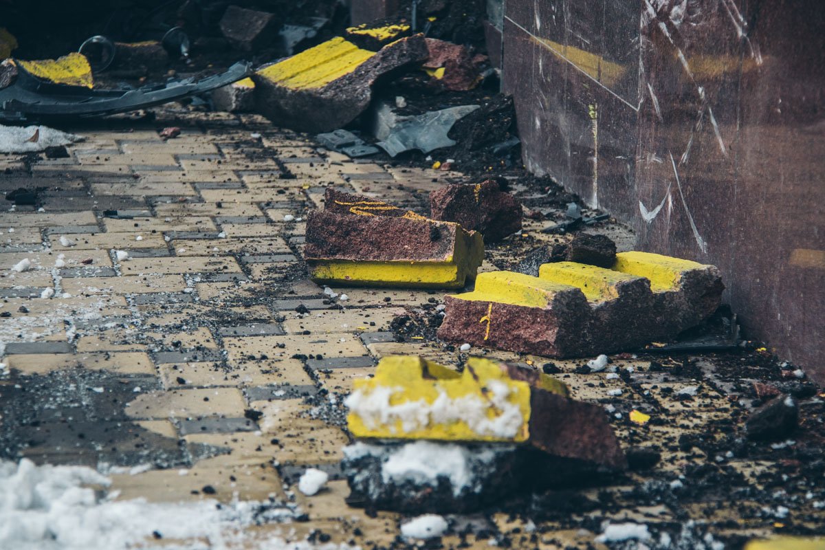 На перекрестке с улицей Владимирской "француза" подрезал Audi, который поворачивал с Льва Толстого налево на Владимирскую На перекрестке с улицей Владимирской "француза" подрезал Audi, который поворачивал с Льва Толстого налево на Владимирскую