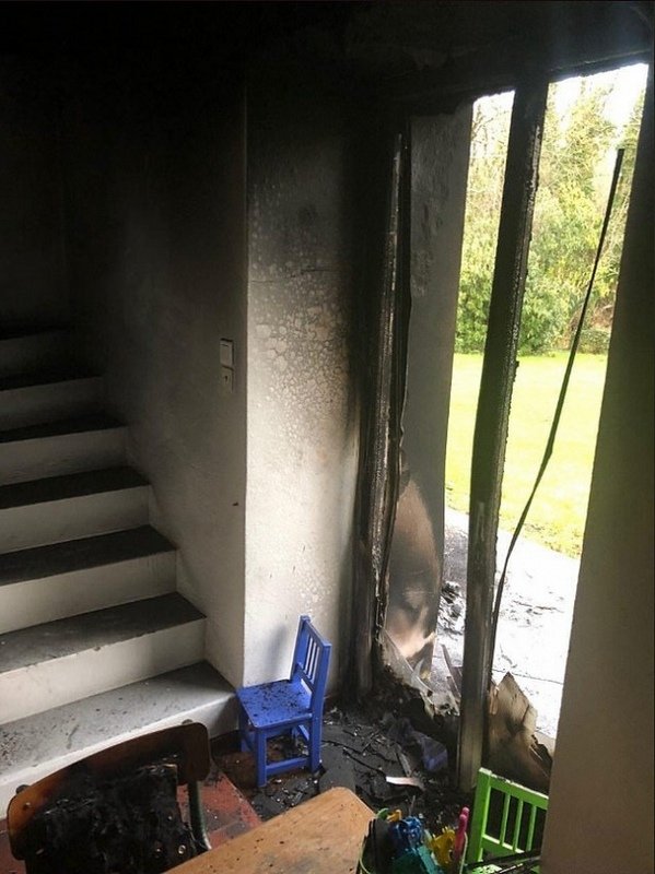 Неизвестные подожгли дом спикера Национальной ассамблеи Франции Неизвестные подожгли дом спикера Национальной ассамблеи Франции