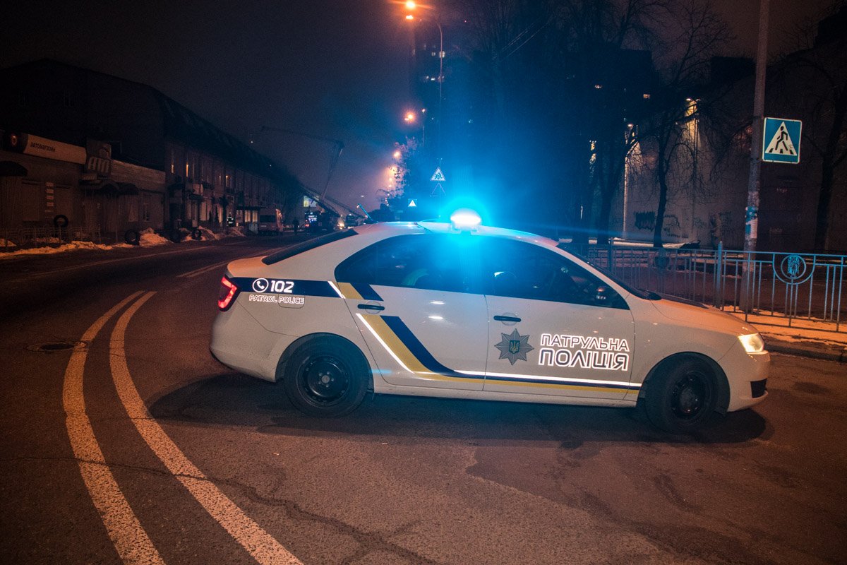 Из-за пожара движение на Казимира Малевича перекрыто Из-за пожара движение на Казимира Малевича перекрыто