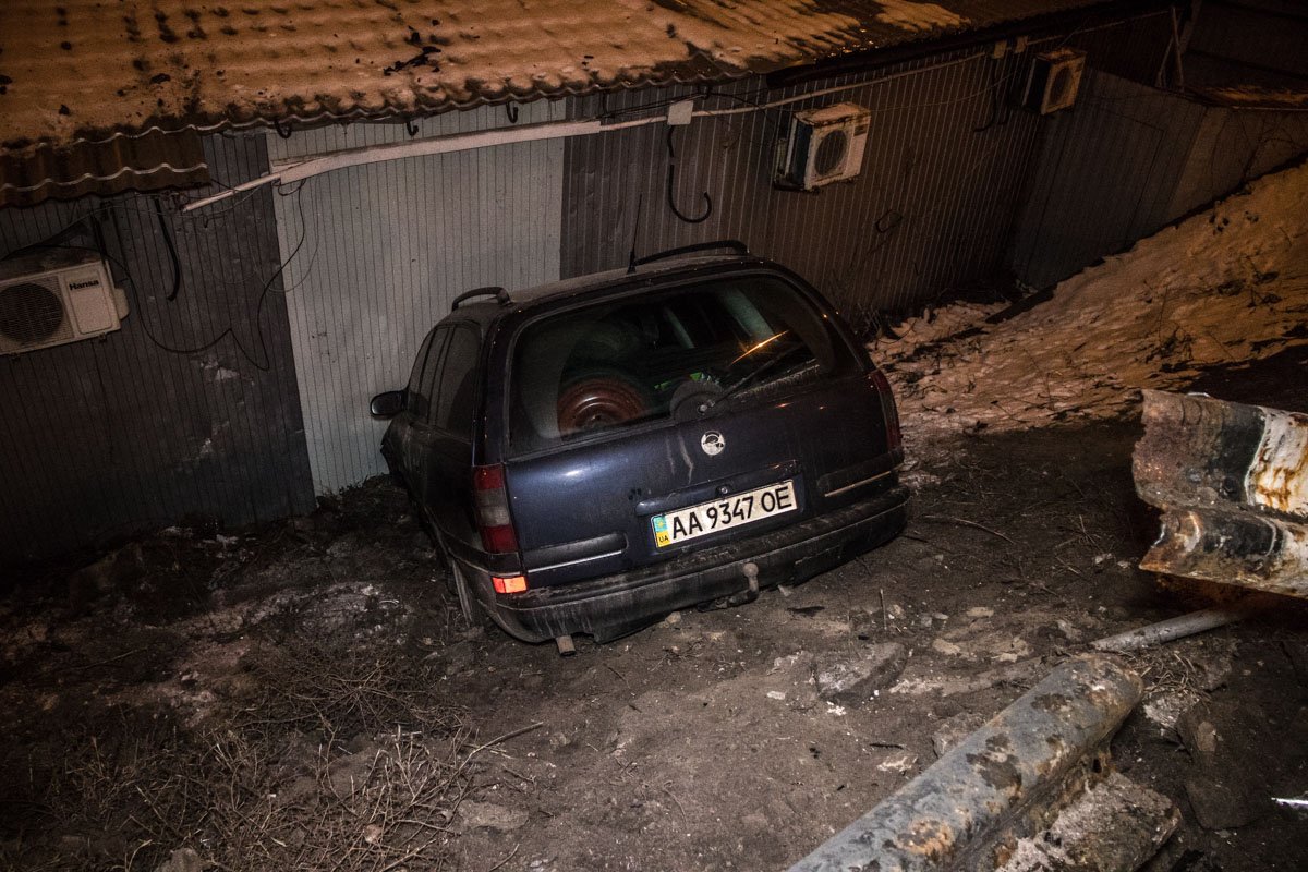 Водитель автомобиля скрылся в неизвестном направлении Водитель автомобиля скрылся в неизвестном направлении
