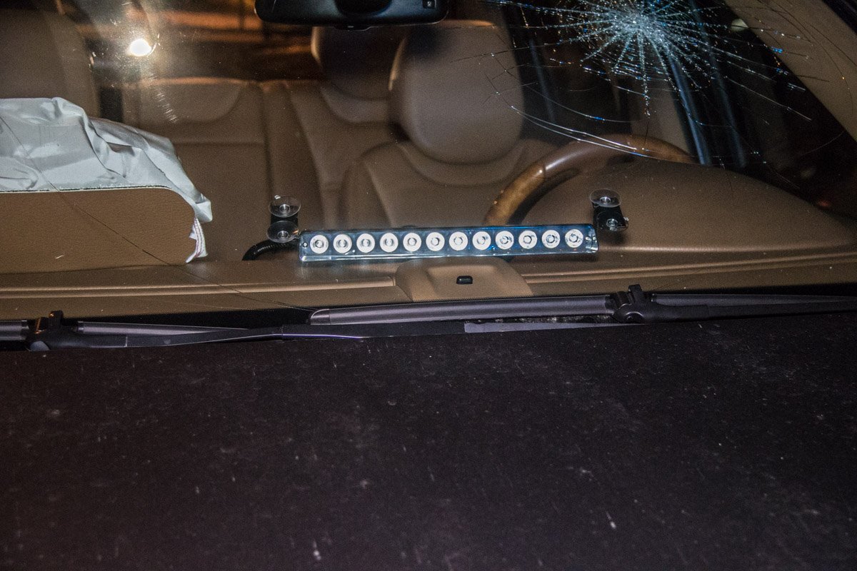 Также на машине была установлена мигалка