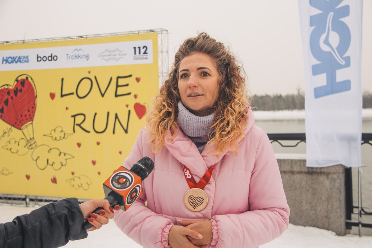 Организаторы поделились с нами, что событие проходит в столице уже четвертый раз и за три предыдущих года благодаря забегу познакомились десятки одиноких людей