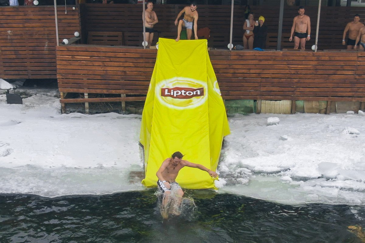 Берега залива Днепра в парке Муромец всегда были местом собрания "моржей" Киева