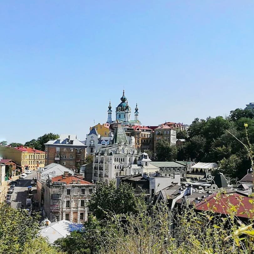 Замковая гора способна стать потрясающим фоном для вашего идеального свидания