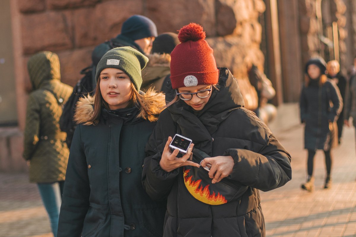 Да, мам, мы надели шапки и не замерзли..