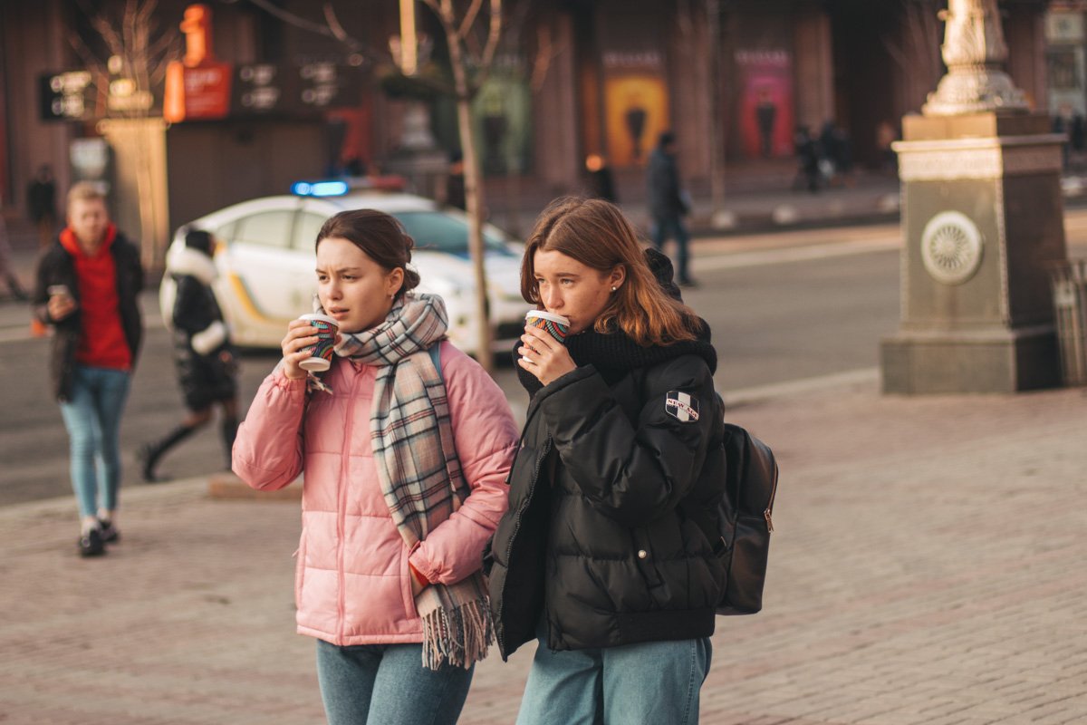 А кого-то греет чашечка ароматного кофе 