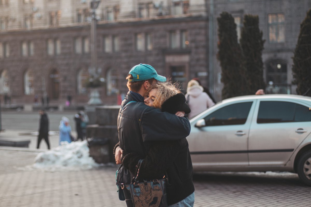 Что может быть теплее объятий любимого человека? 