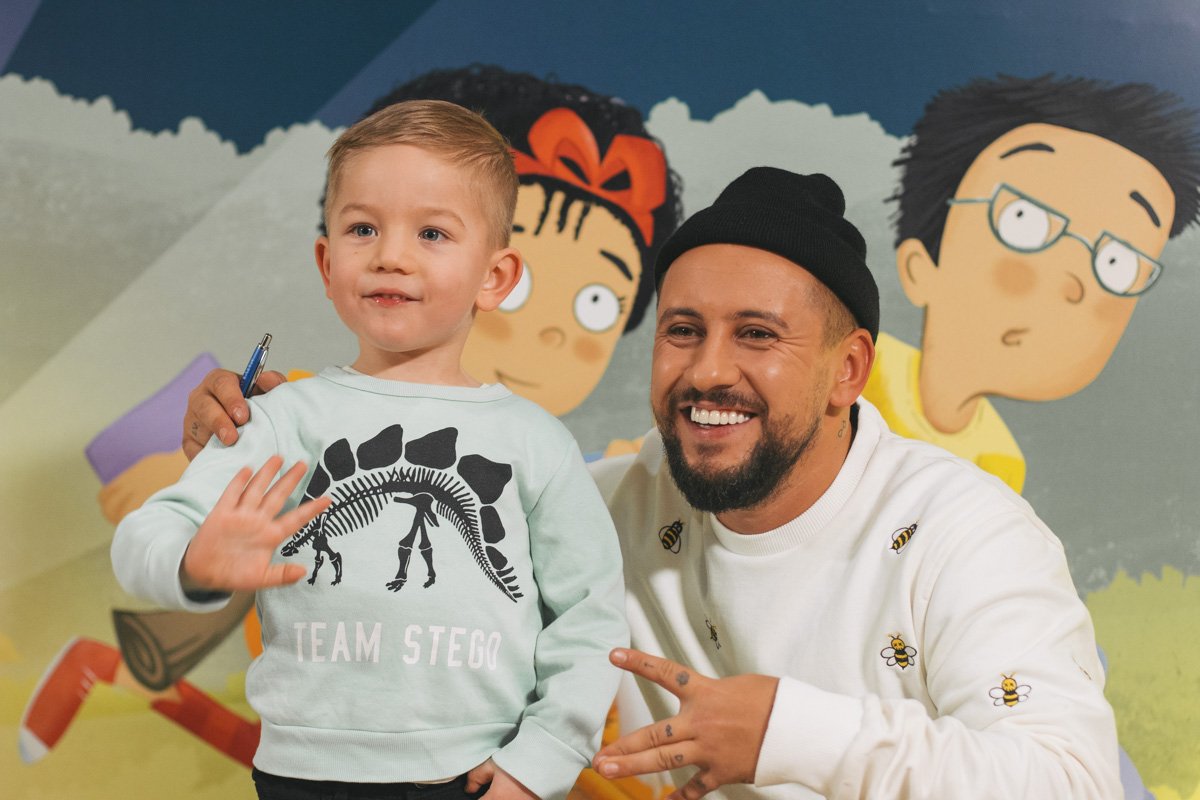 После сказки каждый желающий мог сфотографироваться с Монатиком и героями фантастической истории