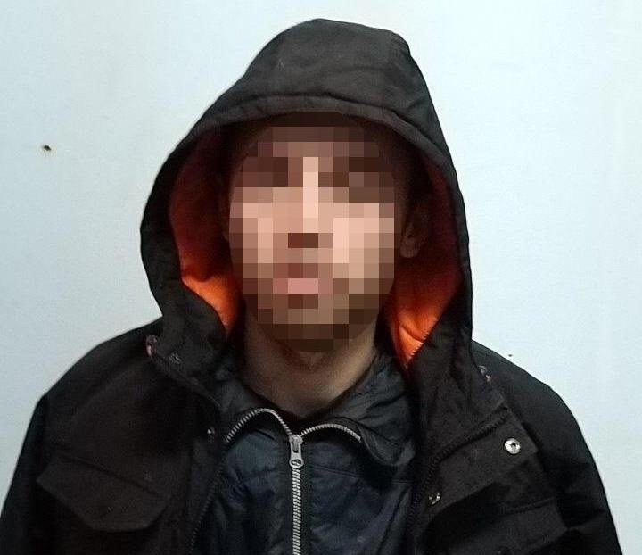 В Киеве задержали мужчину, который грабил школьников В Киеве задержали мужчину, который грабил школьников