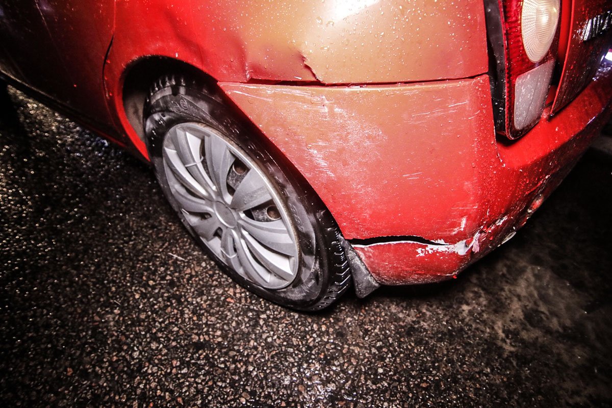 Столкнулись автомобили Nissan Micra и Honda Civic Столкнулись автомобили Nissan Micra и Honda Civic