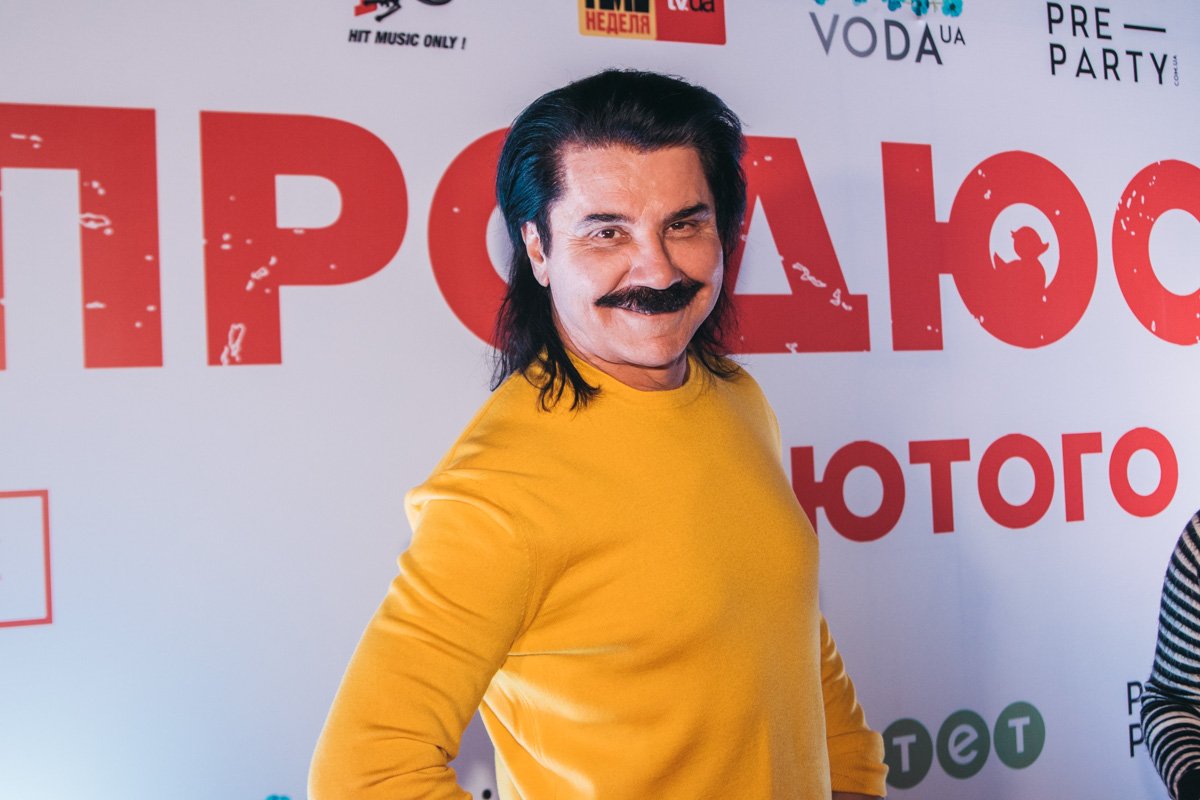 Певец Павел Зибров порадовал зрителей своим рэп-баттлом, который он устроил в одном из эпизодов фильма Певец Павел Зибров порадовал зрителей своим рэп-баттлом, который он устроил в одном из эпизодов фильма