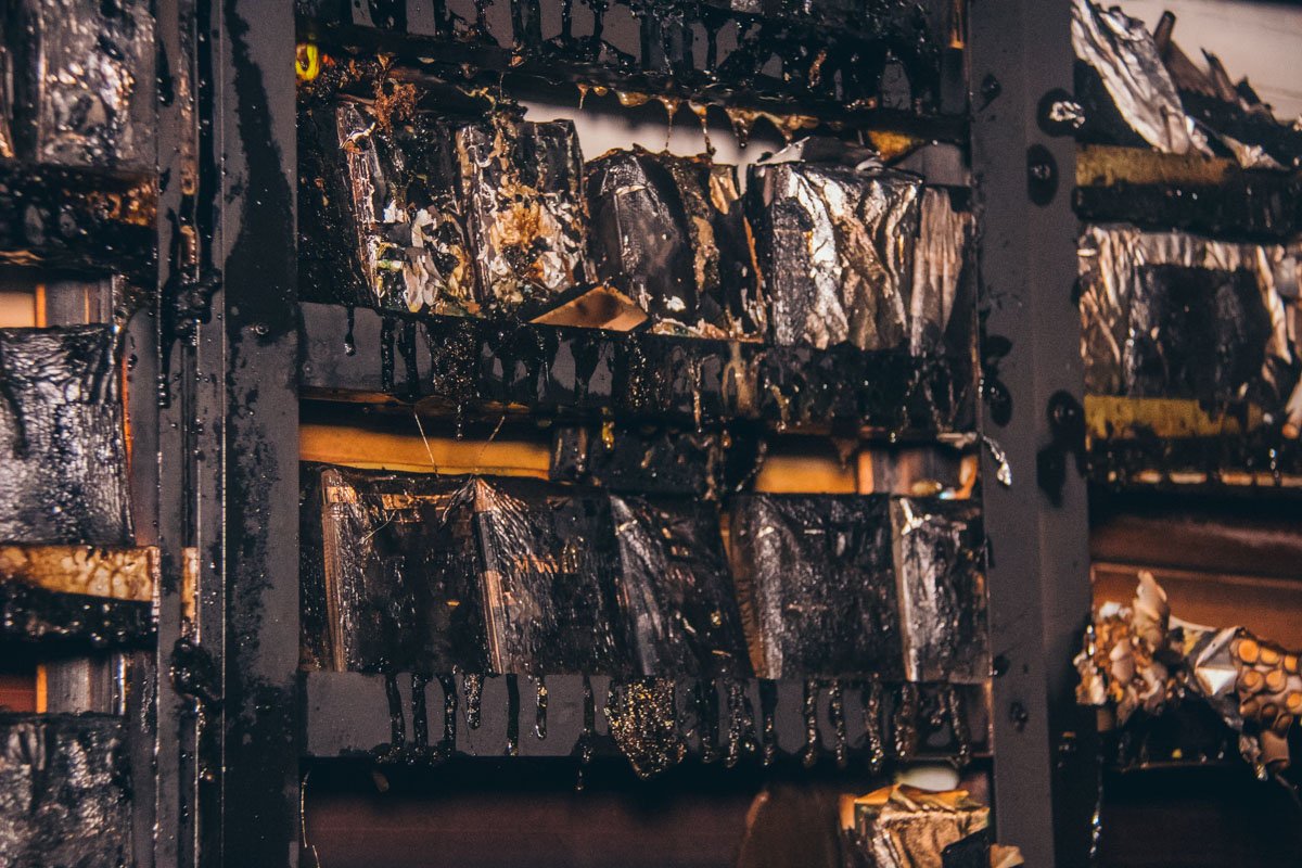 Предварительно, причиной возгорания стала неисправная проводка