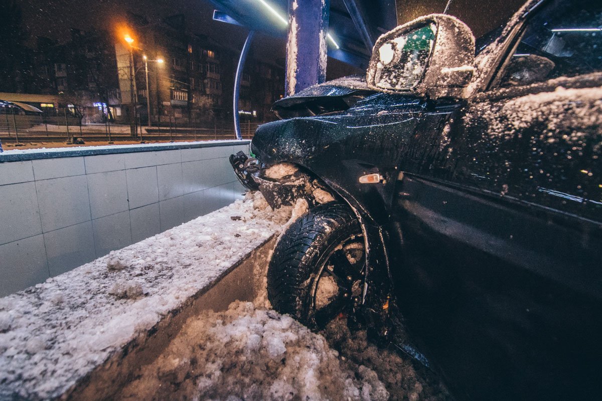ДТП произошло во вторник, 12 февраля, около 23:30 ДТП произошло во вторник, 12 февраля, около 23:30