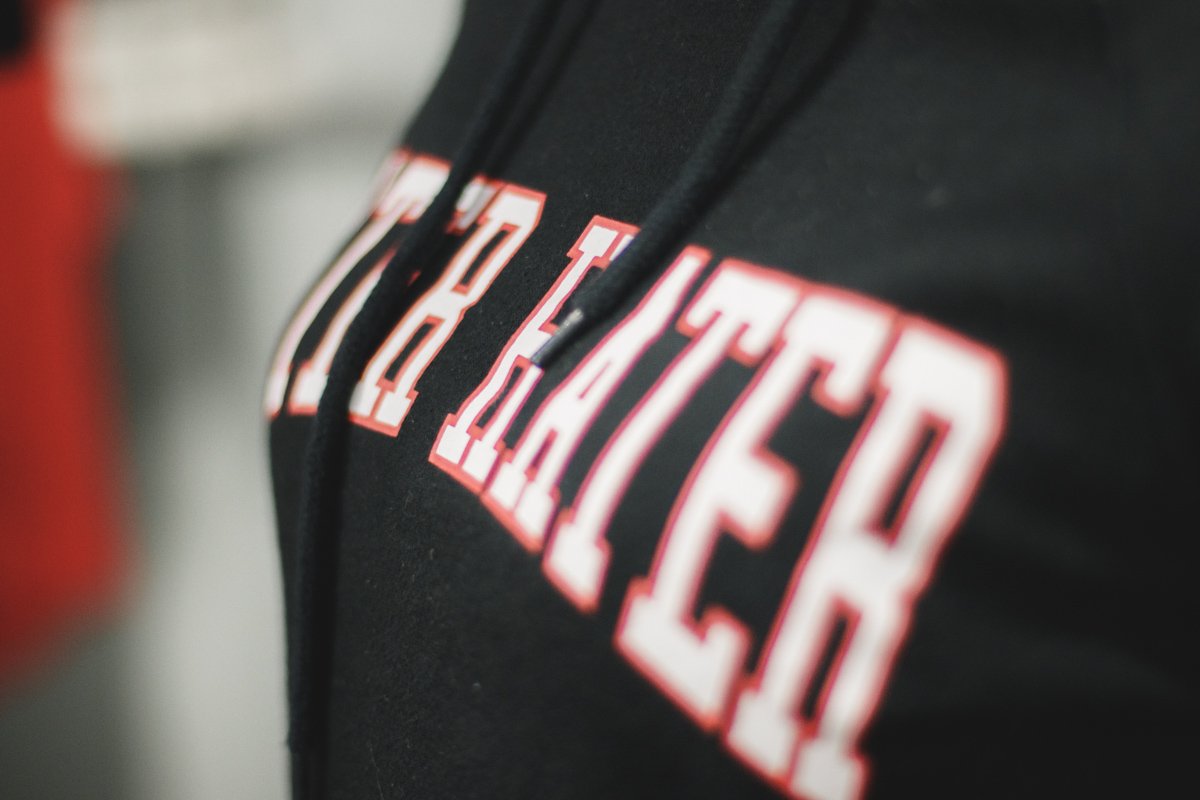 Укороченная худи обойдется в 40 гривен