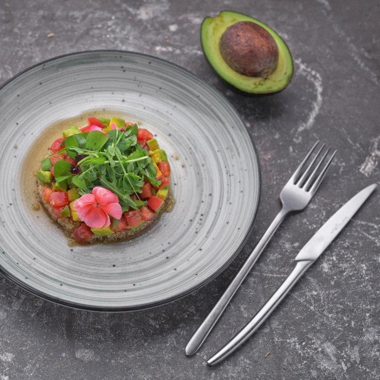 Тартар такой же романтичный, как и ваш вечер Тартар такой же романтичный, как и ваш вечер