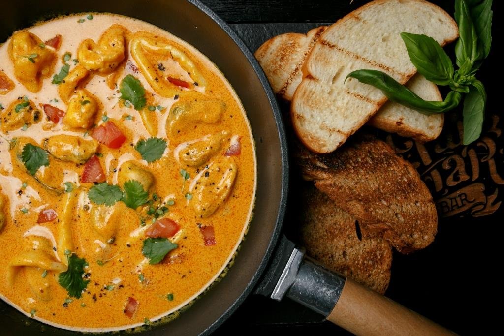 Сковородка с морепродуктами в соусе "Том Ям"- 245 гривен Сковородка с морепродуктами в соусе "Том Ям"- 245 гривен