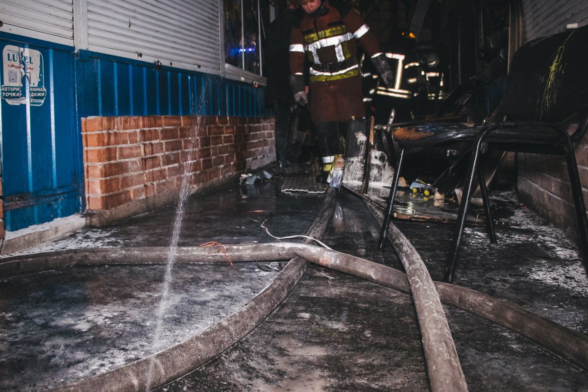 Площадь пожара составила около 100 квадратных метров