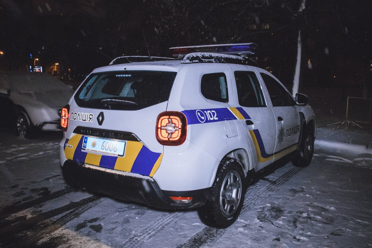 На месте работала патрульная полиция, "скорая" и следственно оперативная группа