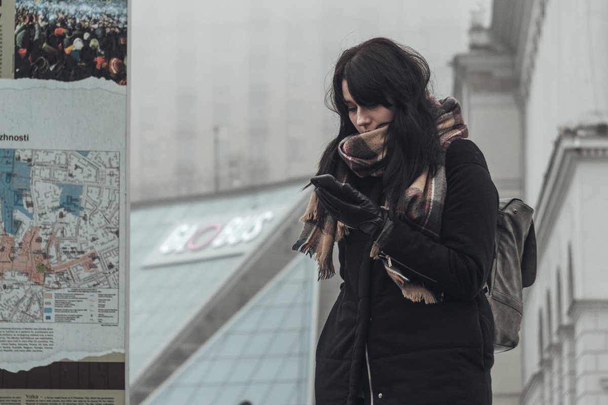 Опустить лицо в телефон, чтобы не видеть вот это вот все! Опустить лицо в телефон, чтобы не видеть вот это вот все!