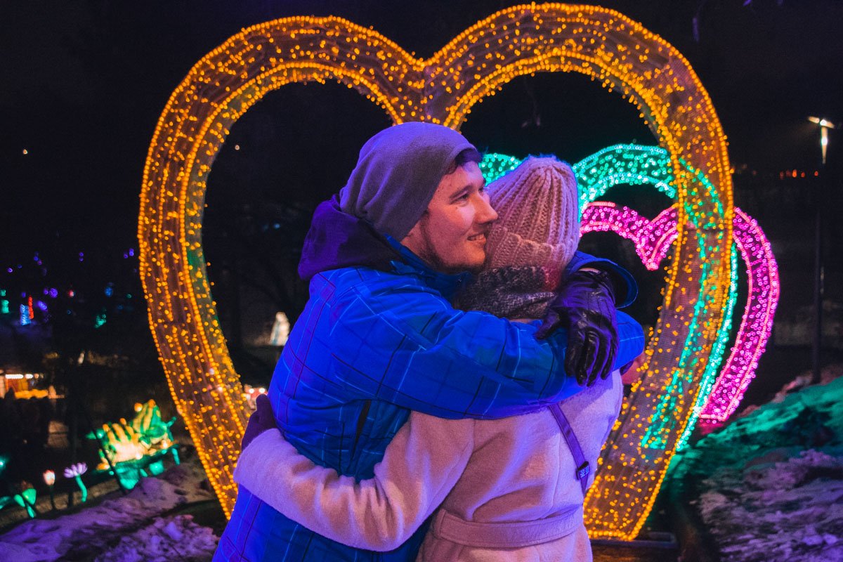 Среди гостей праздника было большое количество влюбленных пар