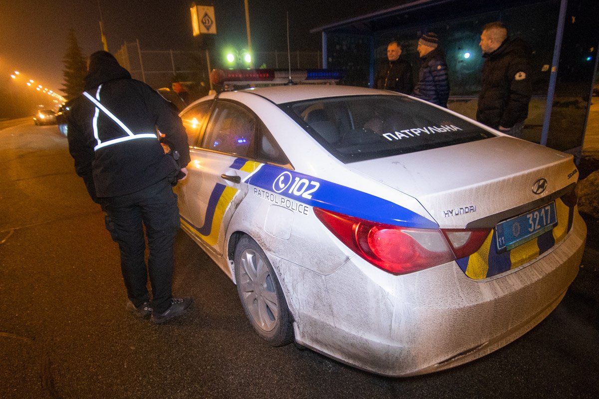 Обстоятельства ДТП выясняли патрульные