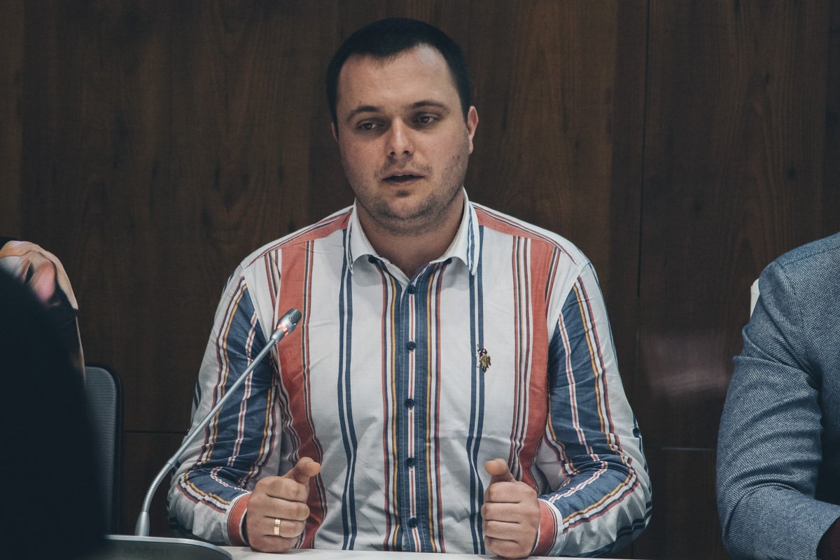 Приложение могут установить все желающие - DAH доступен для пользователей iOS и Android