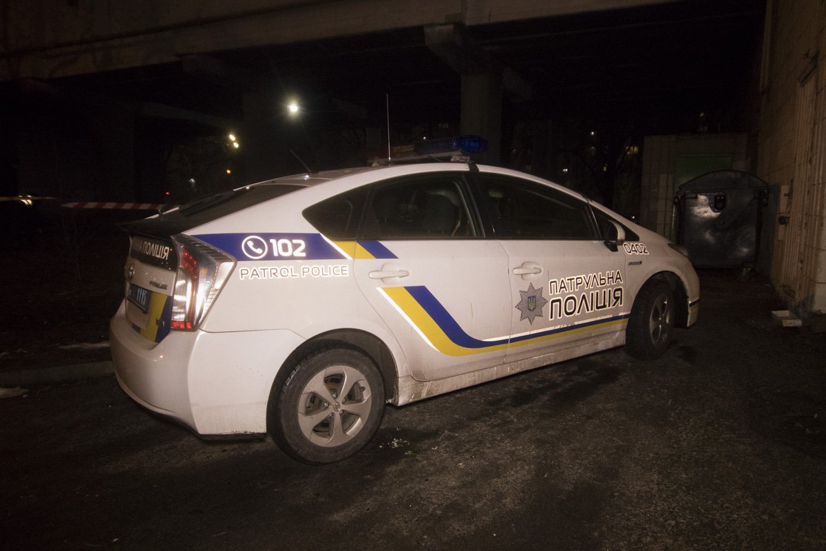 В Днепровском районе мужчина выпал с балкона 11 этажа