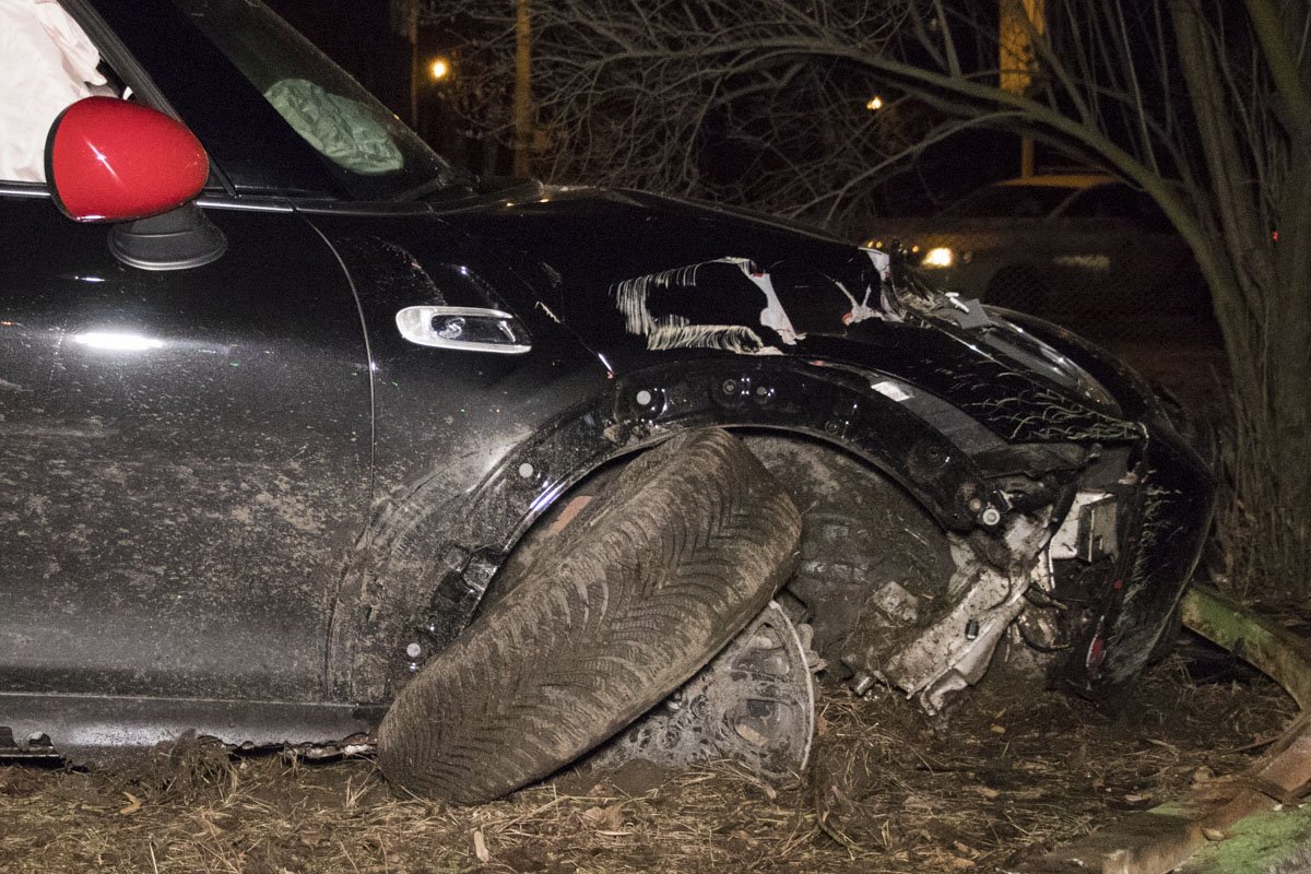 По словам водителя, у Mini Cooper отказали тормоза