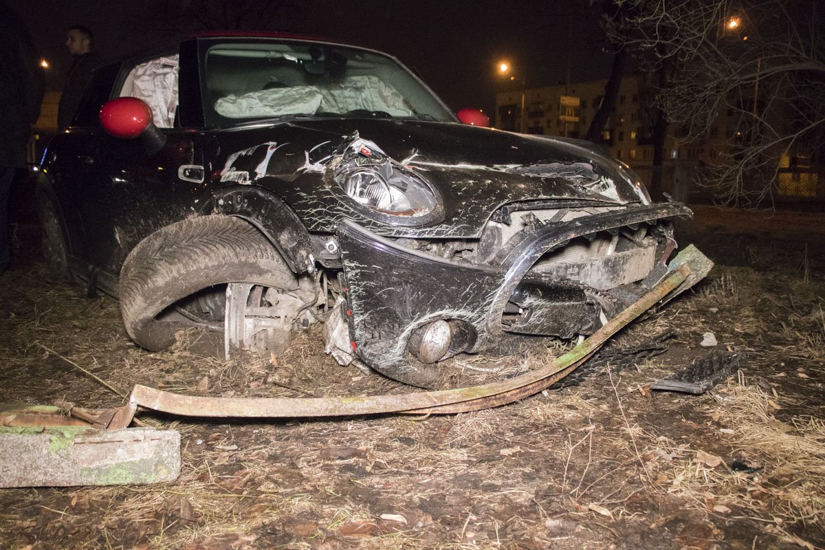 Никто из находившихся в салоне не пострадал