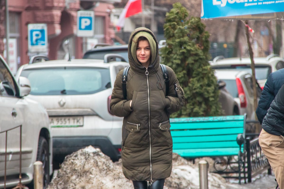 Но свой эффект зимнее февральское солнце все же произвело - улыбок на улицах утреннего и сонного Киева стало больше Но свой эффект зимнее февральское солнце все же произвело - улыбок на улицах утреннего и сонного Киева стало больше