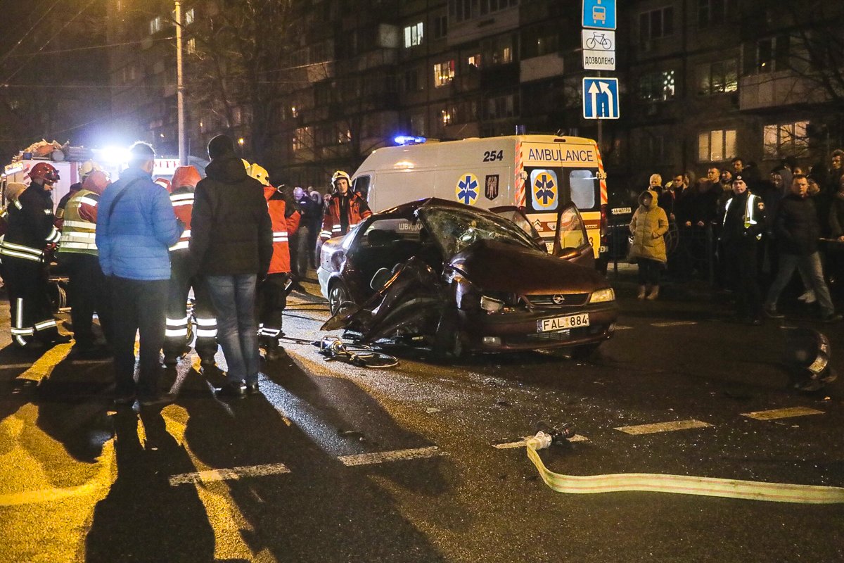 О том, какие травмы получил пассажир и водитель, пока нет данных 