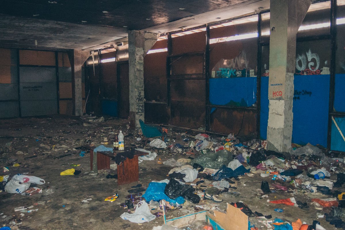 Затем там открыли ресторан с бильярдным клубом, который вскоре закрыли Затем там открыли ресторан с бильярдным клубом, который вскоре закрыли