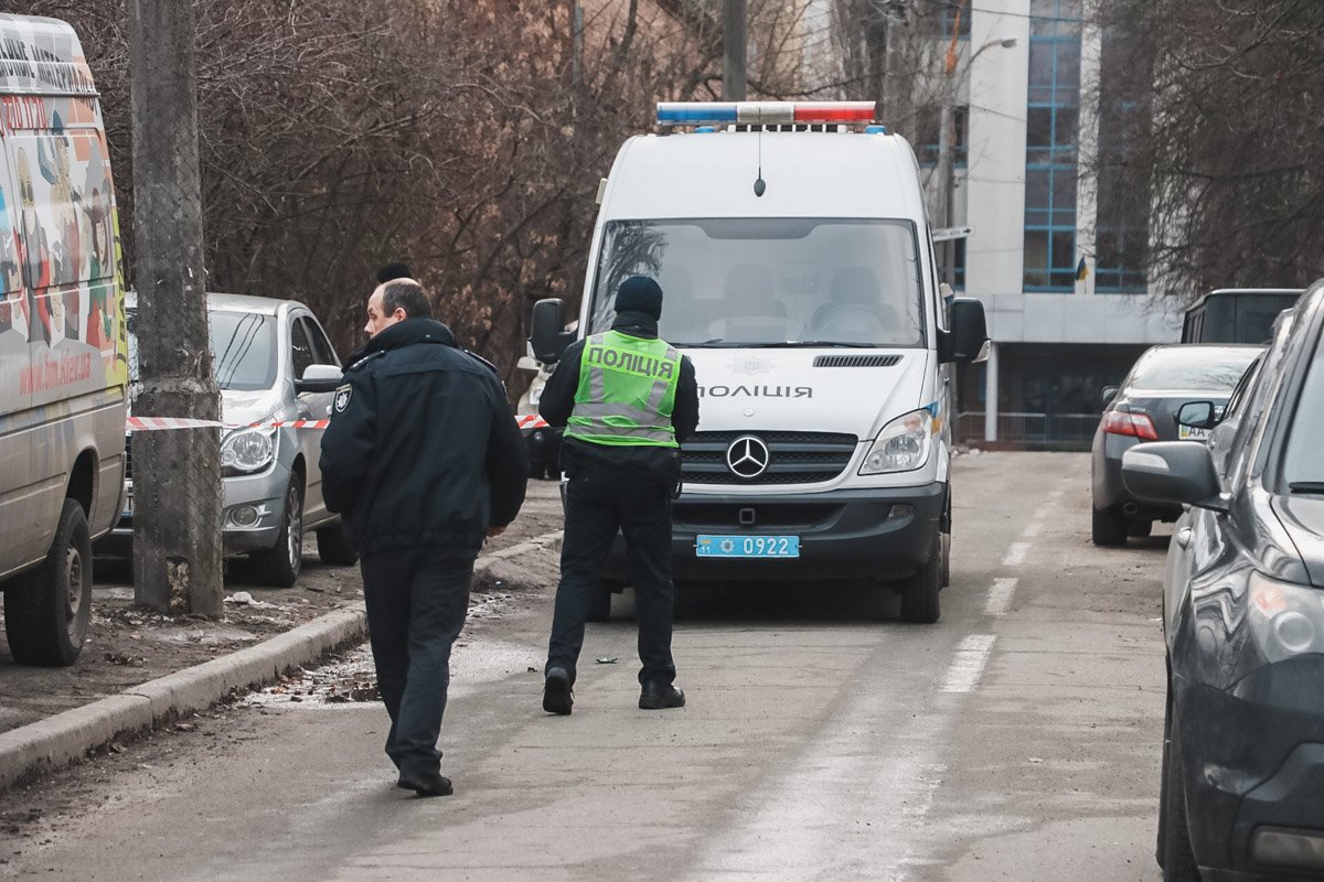 17 февраля, около 15:10 на линию "102" сообщили, что на улице Чигорина, 49 лежит граната