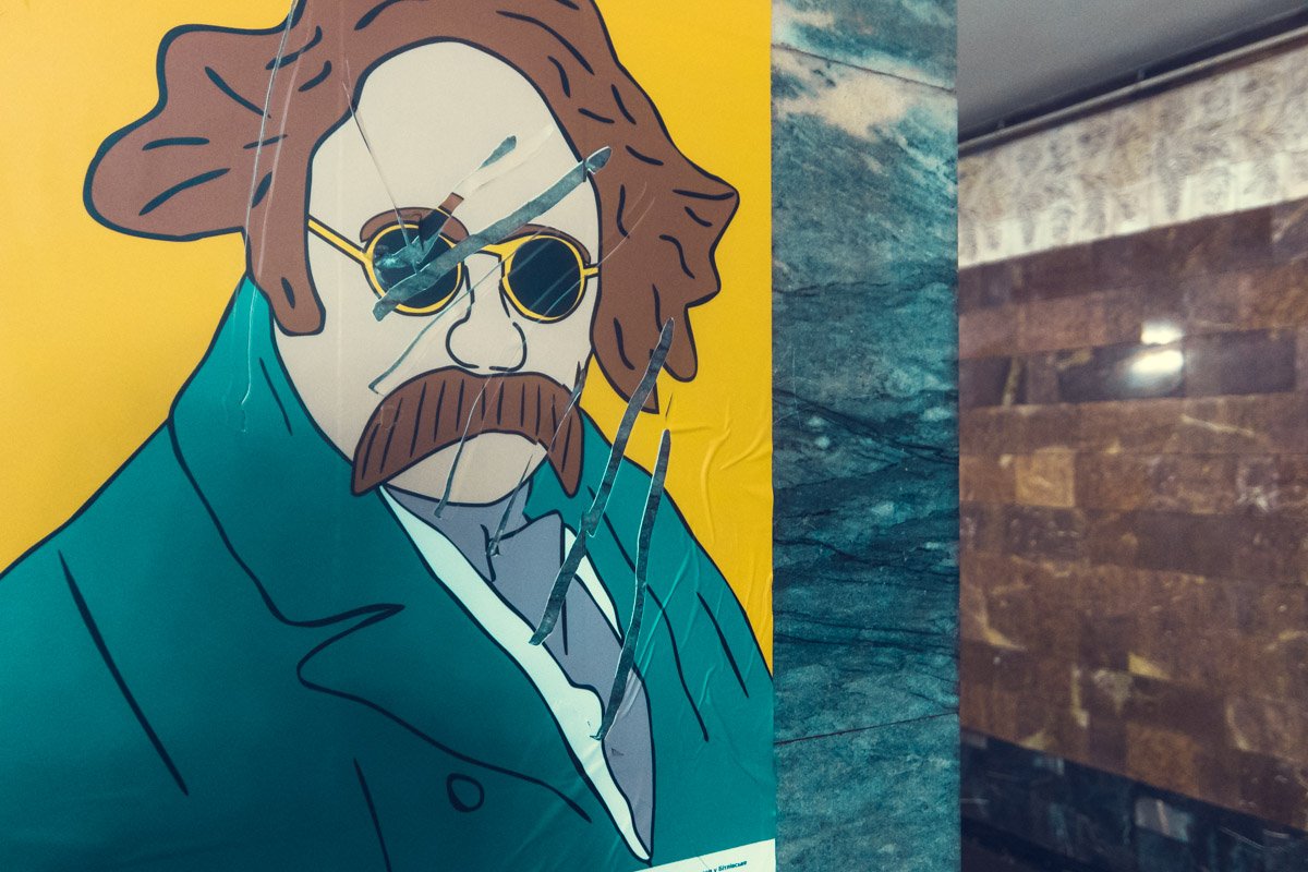 По мнению пользователей соцсетей, порча картин с изображением Тараса Шевченко дело рук активиста из Винницы Юрия Хорта