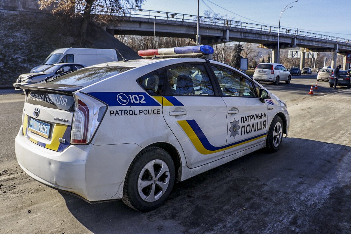 На месте происшествия работала патрульная полиция, карета "скорой" и следственно-оперативная группа