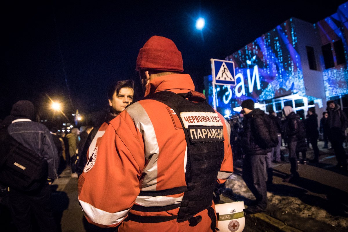 На время шествия несколько улиц были перекрыты для движения, а колонну сопровождала полиция диалога и медики