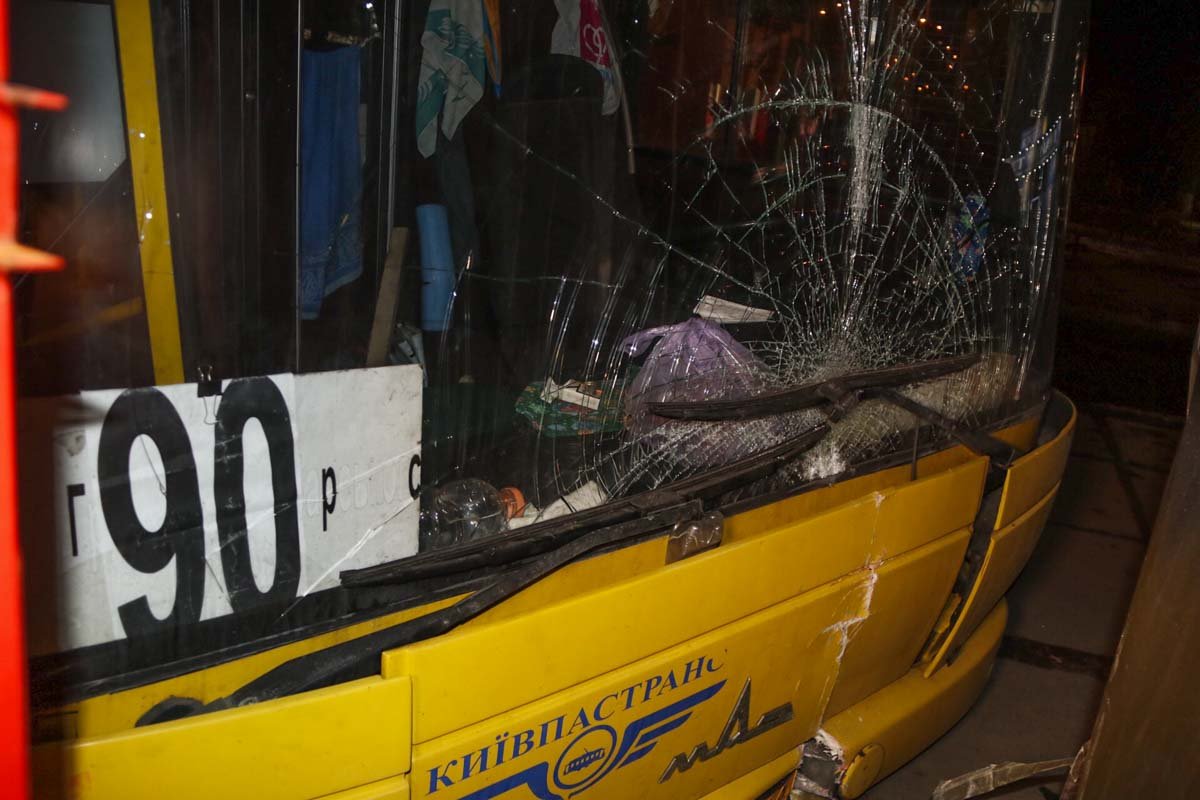 Из-за аварии на Якуба Колоса образовалась пробка, так как общественный транспорт перегородил одну из полос движения